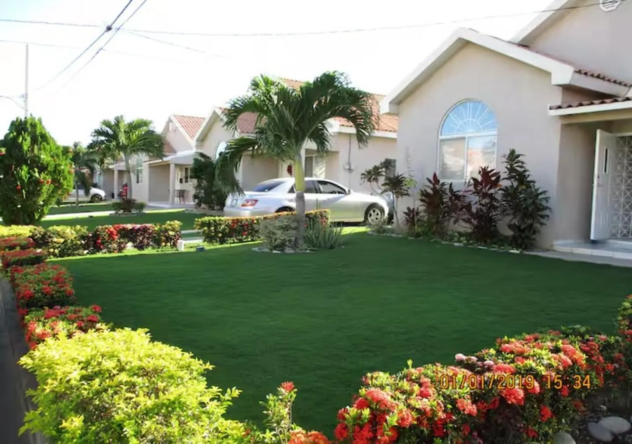 Luxe Escape Residential Housing Lejlighed Portmore Jamaica